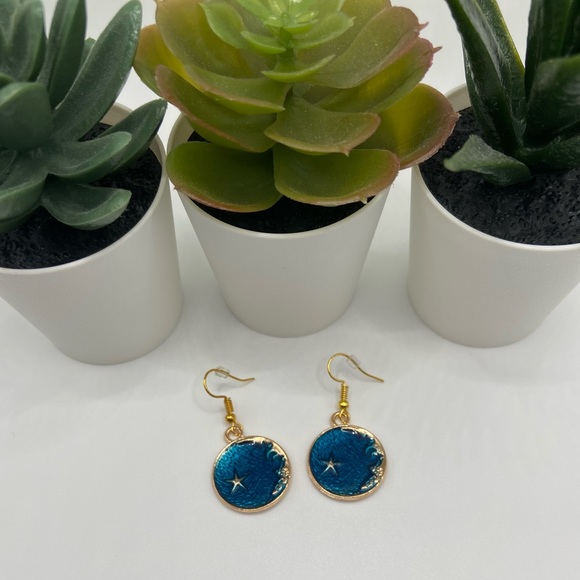 ⭐️Blue Plated Enamel Star Celestial Drop Earrings⭐️ - Picture 6 of 6